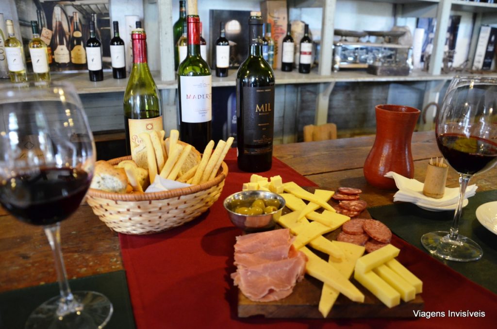 Petisco, picada, vinícola Cerros de San Juan, Carmelo, Uruguai