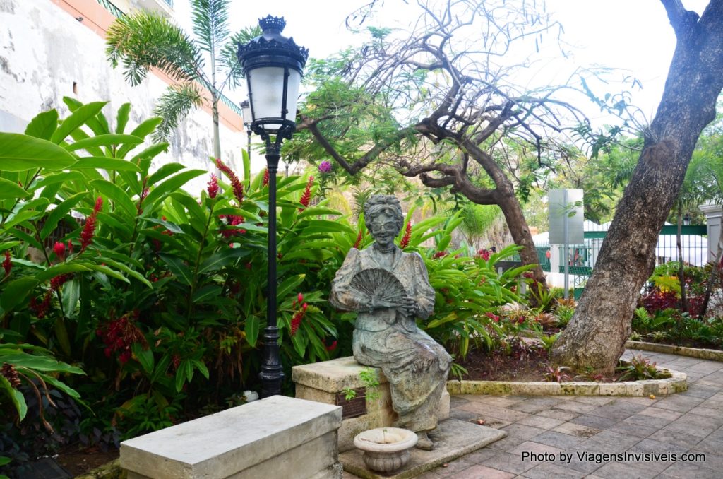 Pracinha no meio do Passeio da Princesa, San Juan, Puerto Rico