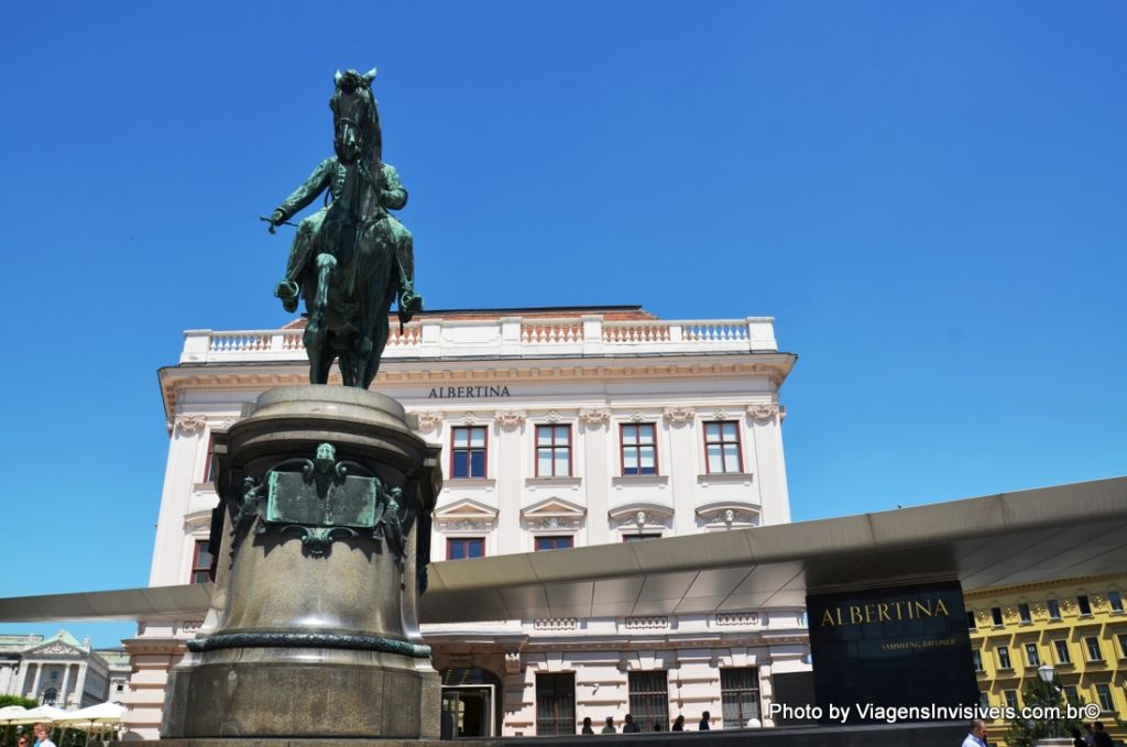 O antigo e o novo no Albertina, Viena, Áustria