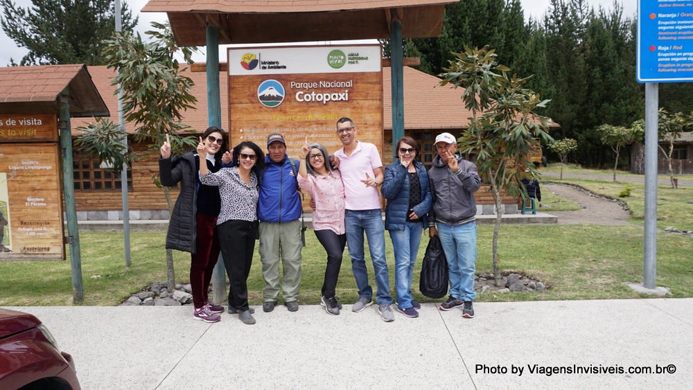 A família com o guia Tomaz no Parque Cotopaxi, Equador