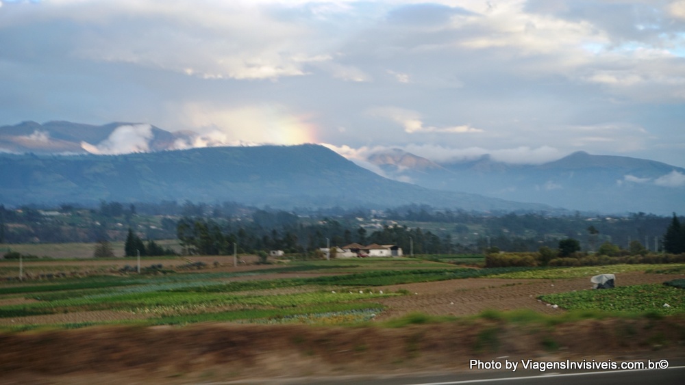 Arco íris na estrada para Banõs, Equador