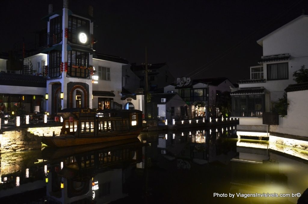 Iluminação romântica na noite de Suzhou, China