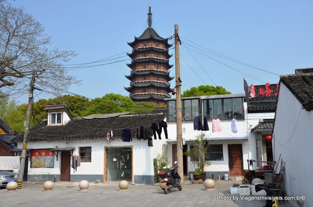 Pagodá e casas comuns, Suzhou, China